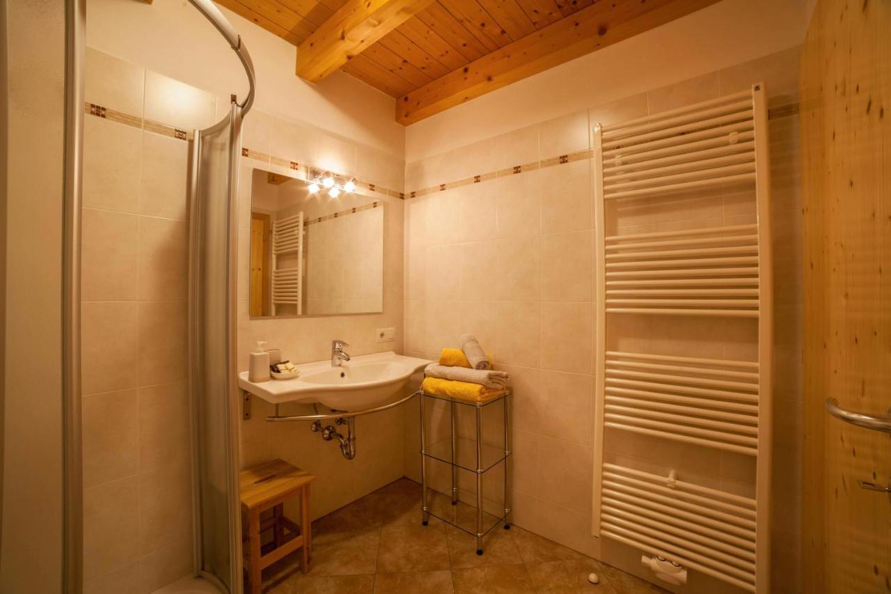 Apartment Tonigbauernhof Blumenwiese Schenna